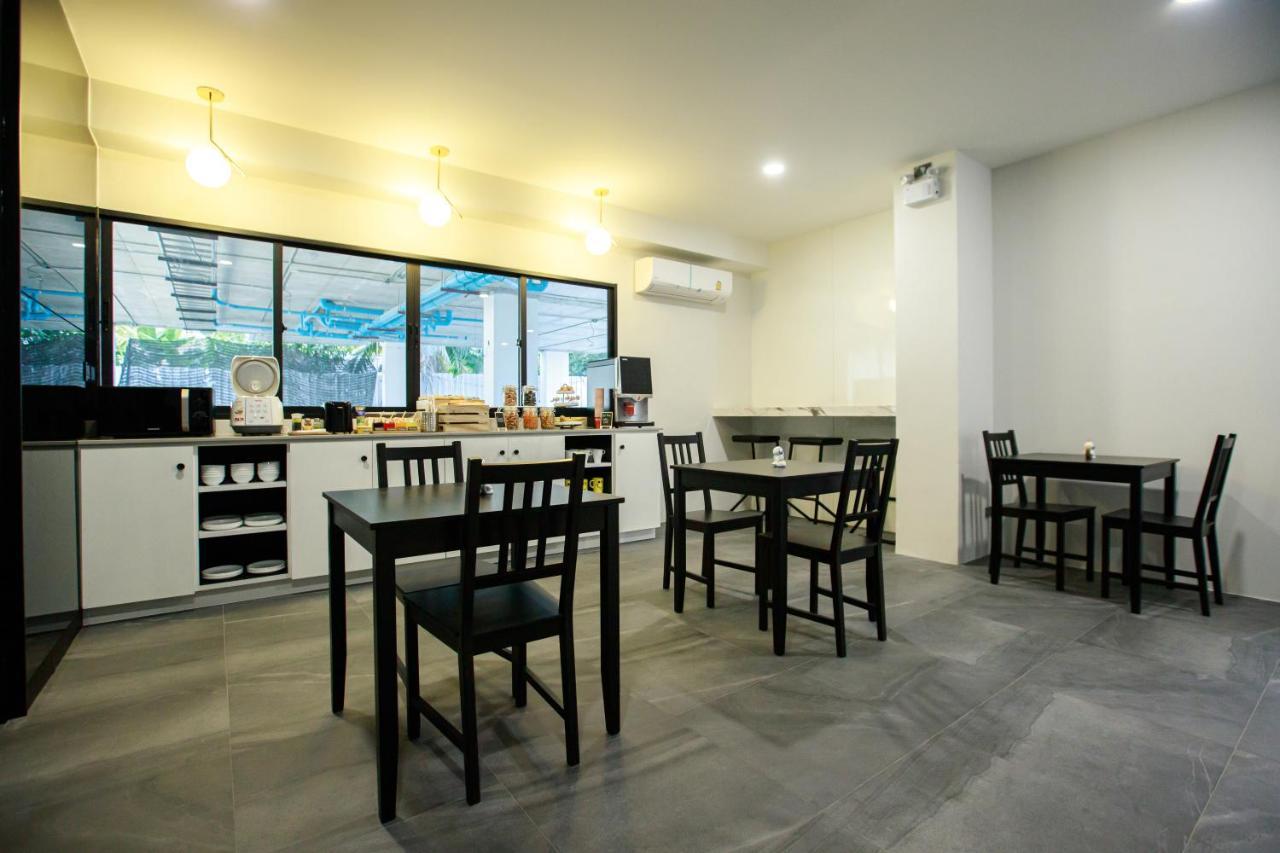Sr Grand Hotel Chiangmai Чиангмай Екстериор снимка