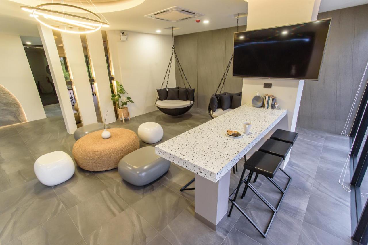 Sr Grand Hotel Chiangmai Чиангмай Екстериор снимка