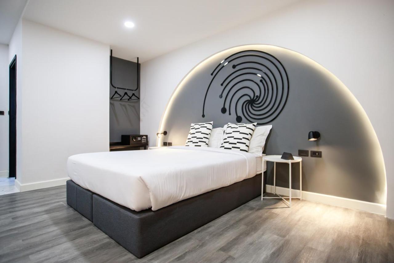 Sr Grand Hotel Chiangmai Чиангмай Екстериор снимка