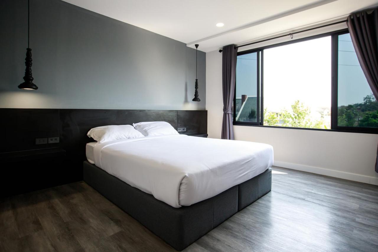 Sr Grand Hotel Chiangmai Чиангмай Екстериор снимка
