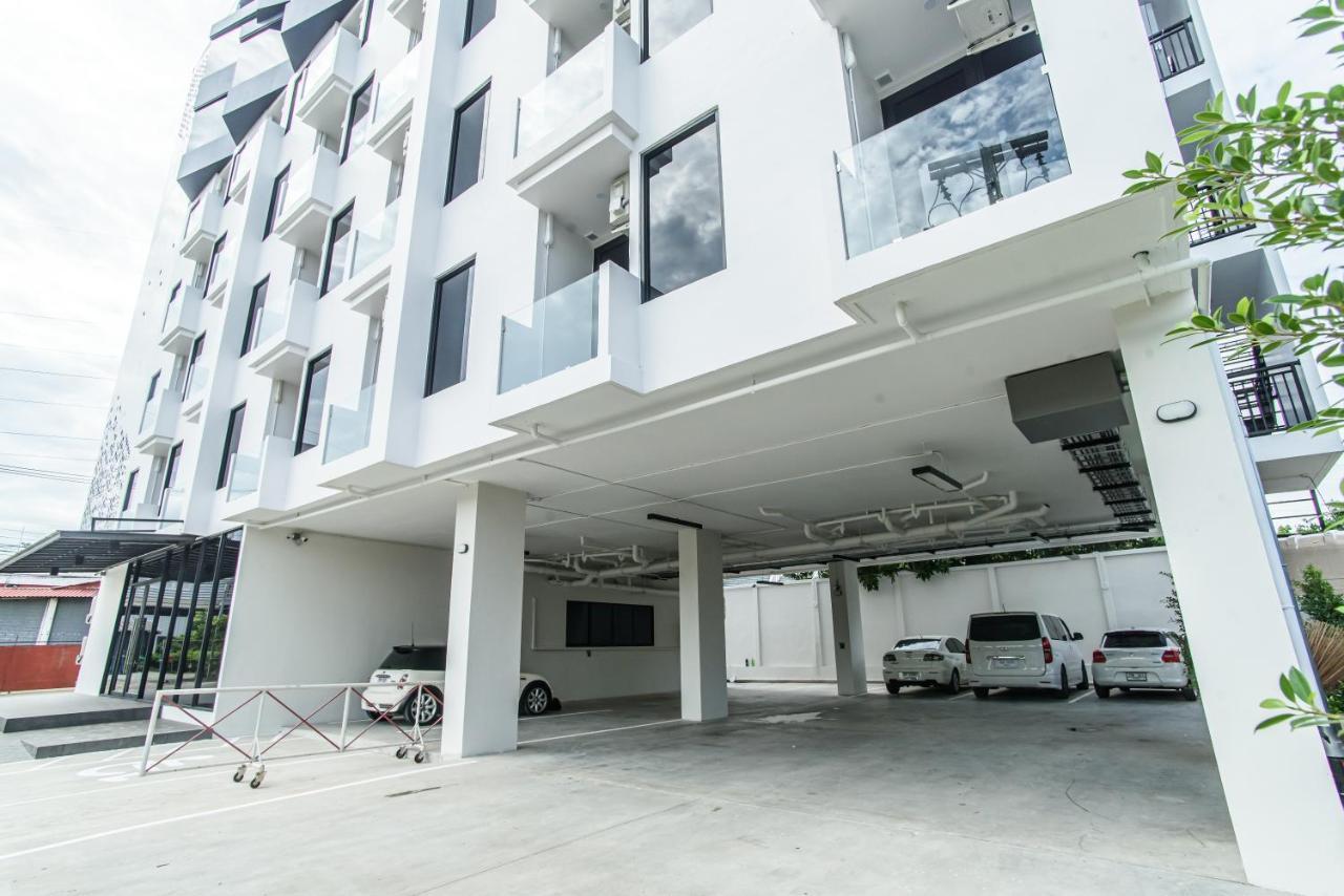 Sr Grand Hotel Chiangmai Чиангмай Екстериор снимка